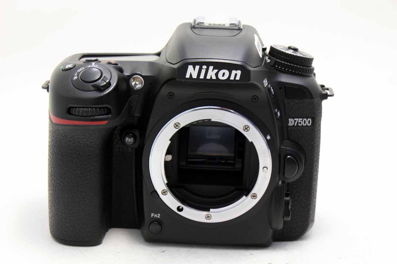  Com  Nikon D500  