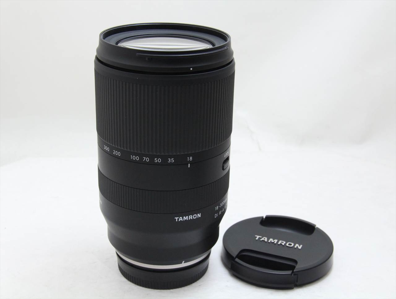 【中古】 タムロン(tamron) 18-300mm F/3.5-6.3 Di III-A VC VXD (Model B061) [フジフイルム用]
