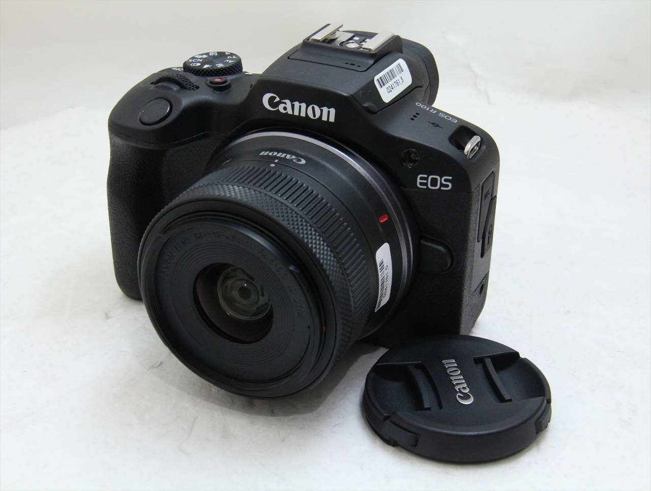 【中古】 キヤノン(canon) EOS R100 RF-S18-45 IS STM レンズキット