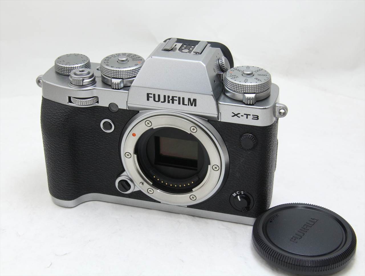 【中古】 富士フイルム(fujifilm) FUJIFILM X-T3 ボディ [シルバー]